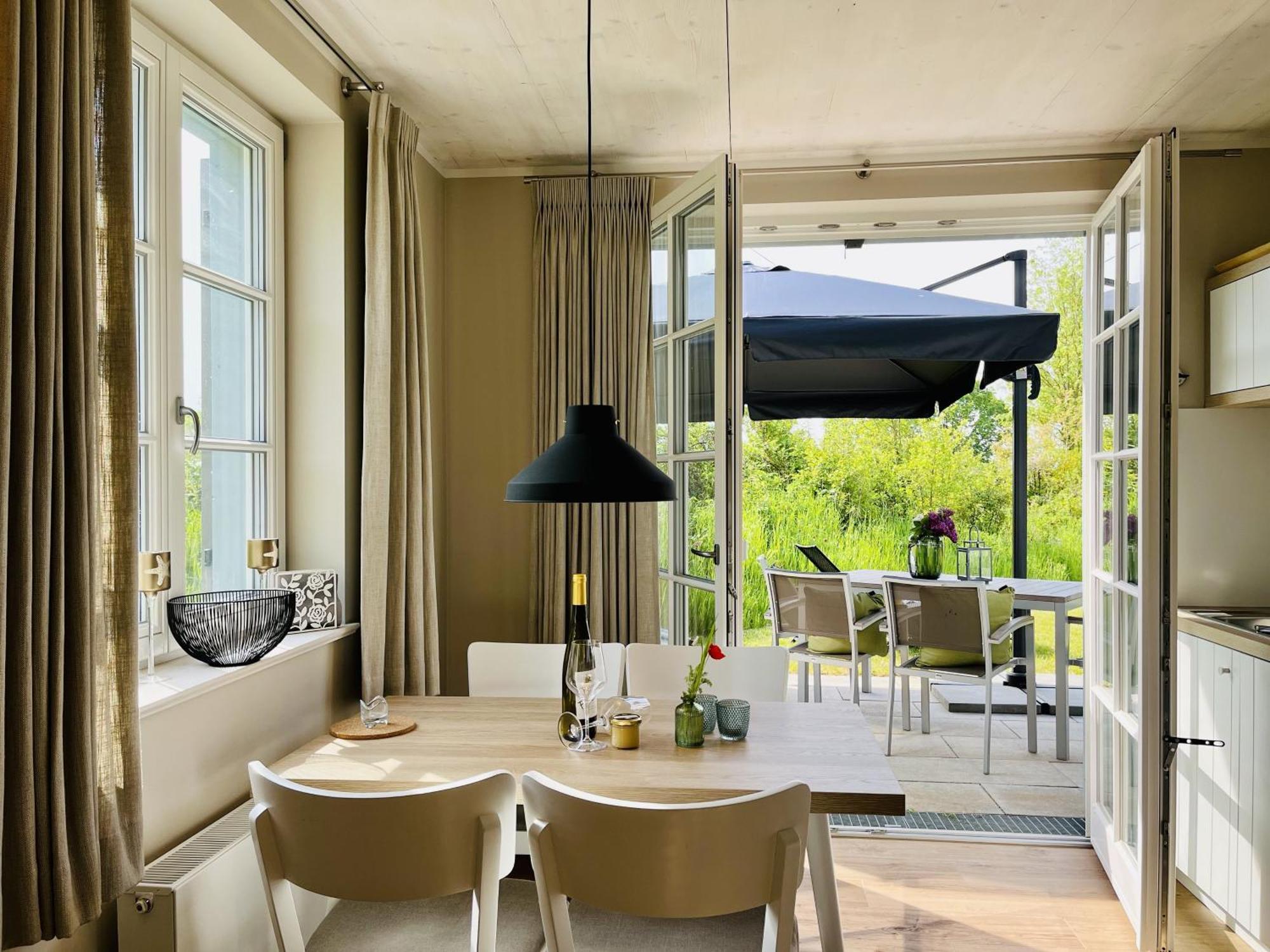 Ferienhaus Strandflieder 05 Feriendorf Klein Stresow Ruegen By Ruyastay Putbus Extérieur photo